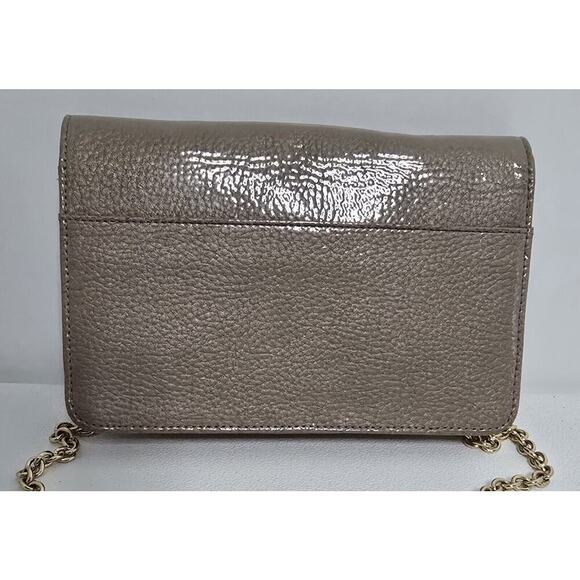 Henri Bendel Taupe Patent Leather Crossbody Bag Wallet On A Chain Clutch - Picture 4 of 16